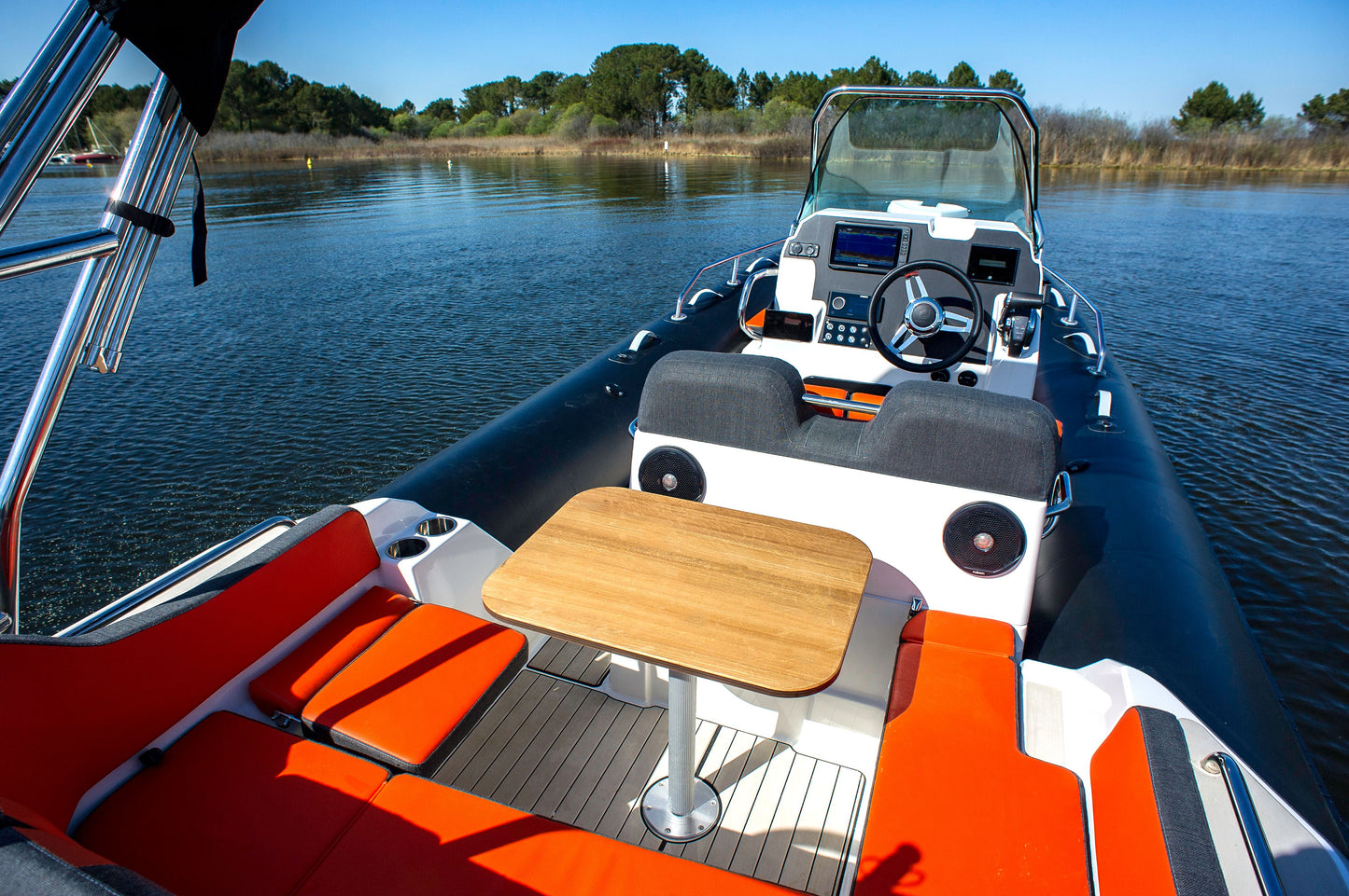 Zodiac Medline 6.8 - Your Ultimate Escape on the Water