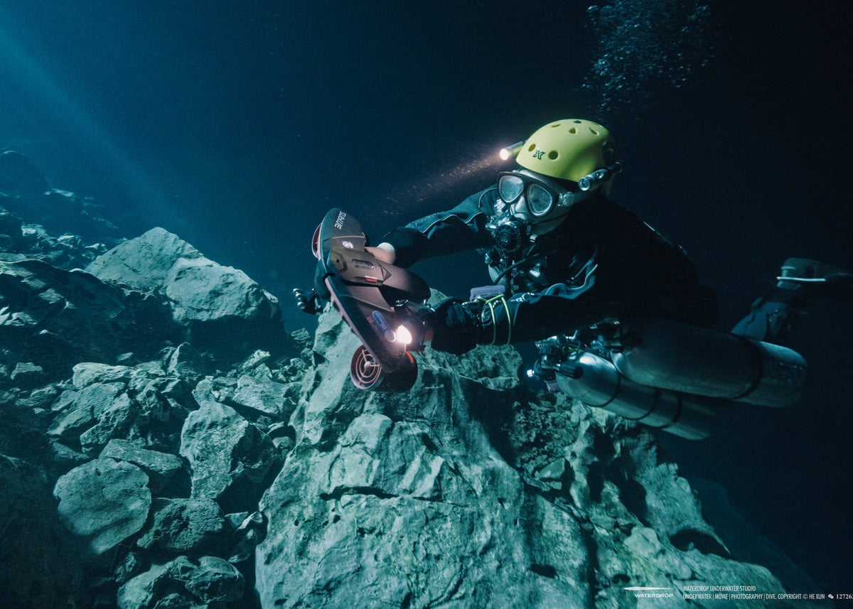 Sublue Navbow Underwater Scooter – Professional Diving Propulsion Device