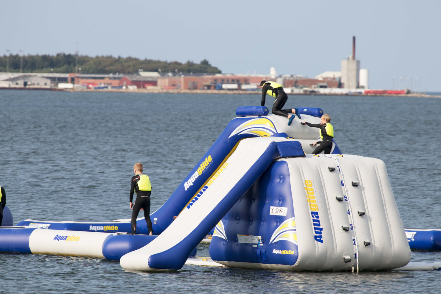 Aqauaglide King of The Mountain Inflatable Wall/slide Combo (Complete Set)