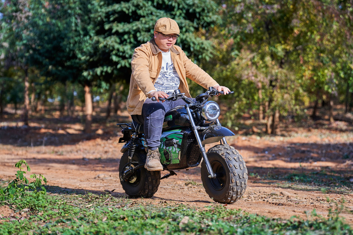 MotoTec 60 V 1500 W Electric-Powered Mini Bike – Black Retro Design with Modern Safety