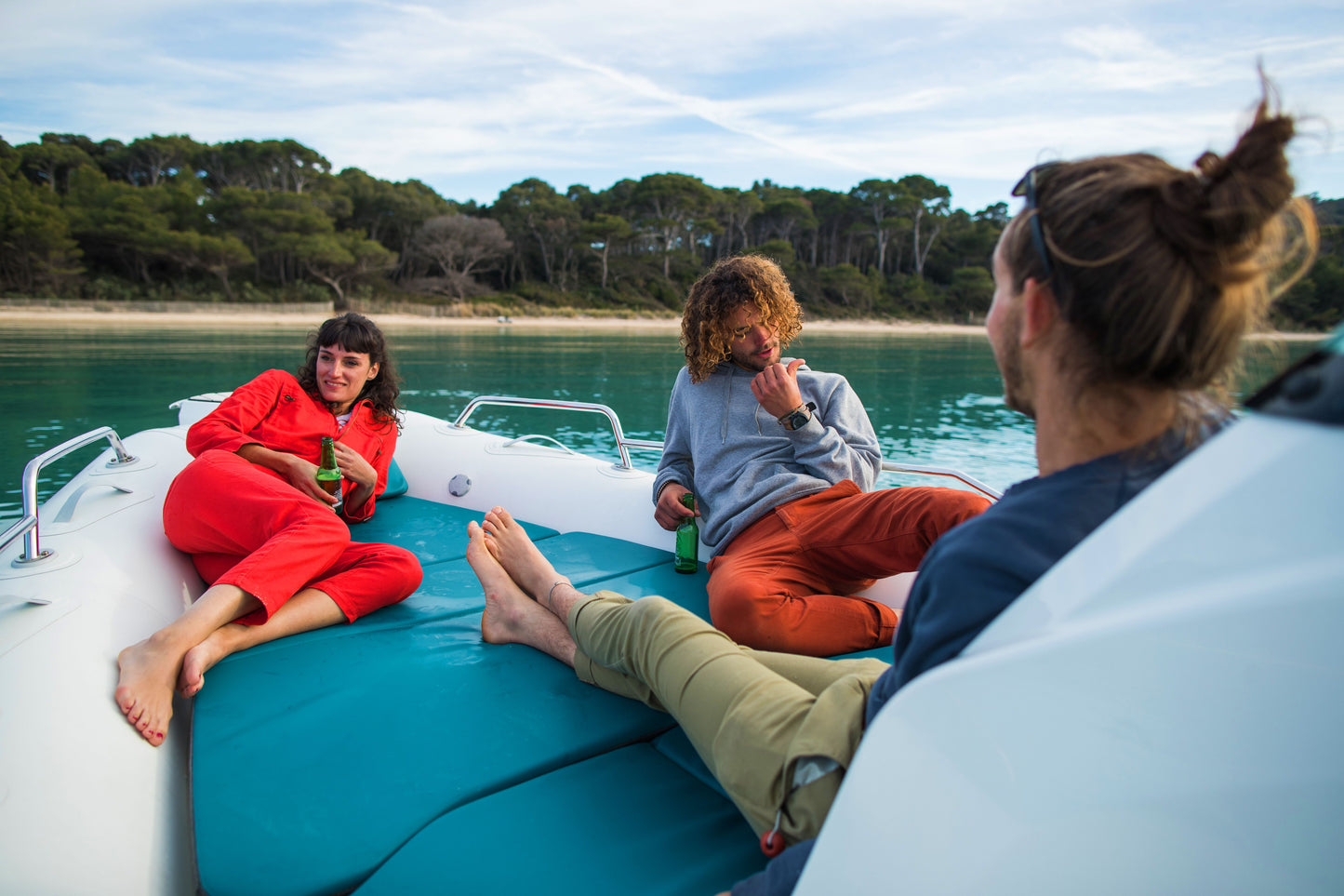 Zodiac Medline 7.5 - Your Private Oasis on the Water