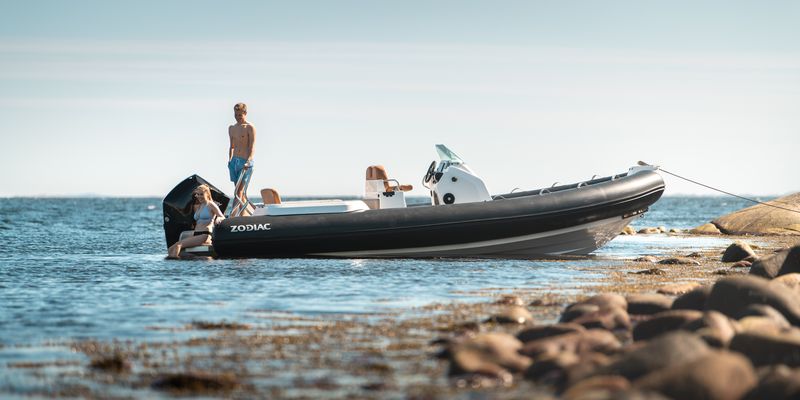 Zodiac Medline 7.5 - Your Private Oasis on the Water