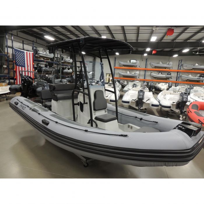 Zodiac Pro 5.5 modern console with integrated bow seat and T-Top