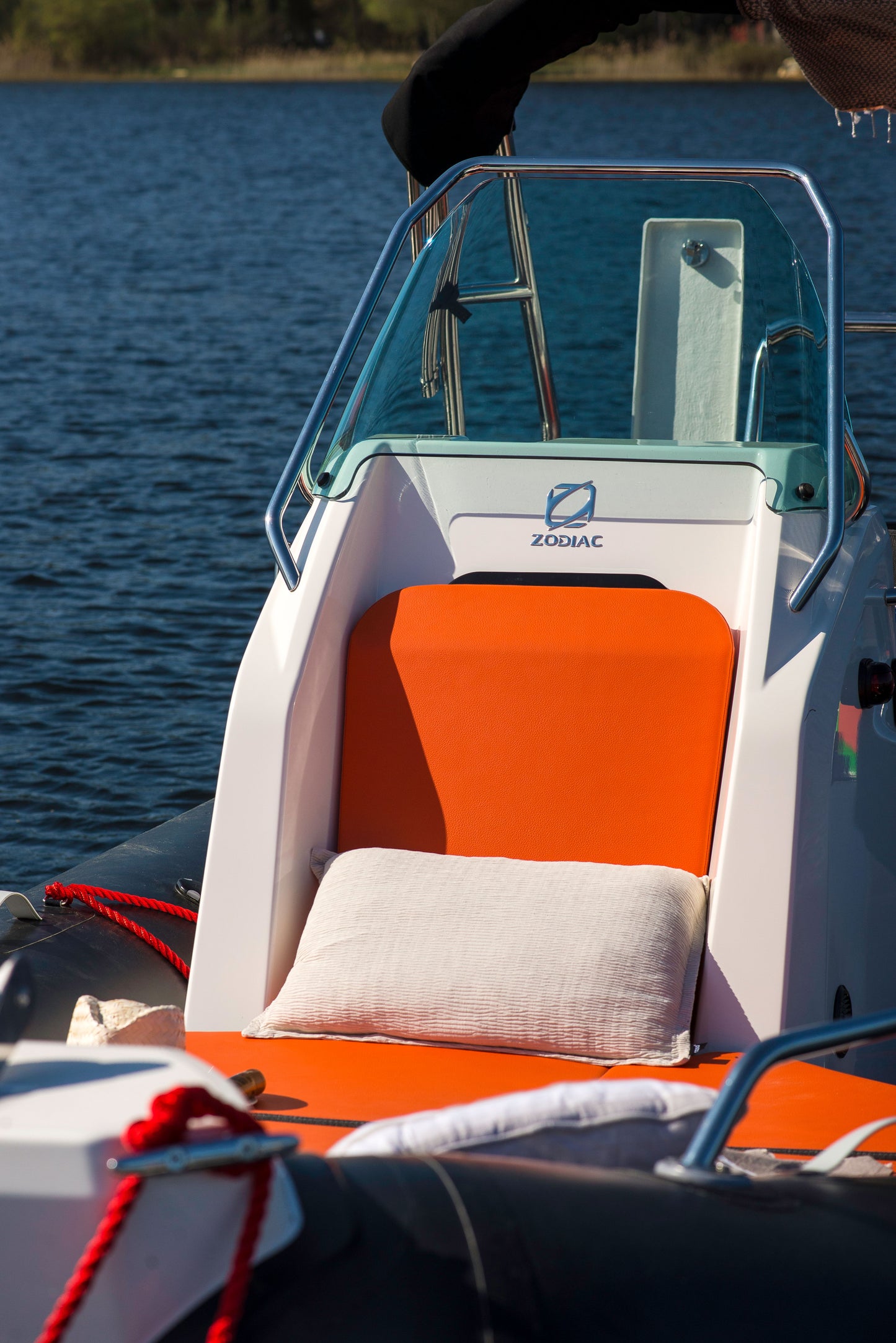 Zodiac Medline 6.8 - Your Ultimate Escape on the Water