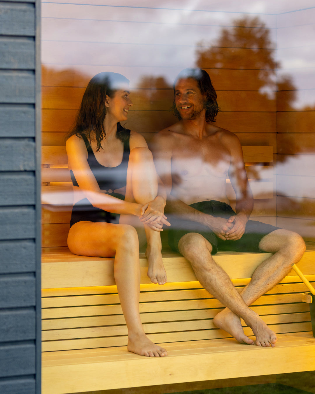 SaunaLife G6 5-Person Fully Assembled Outdoor Sauna — 02 BB SL G6