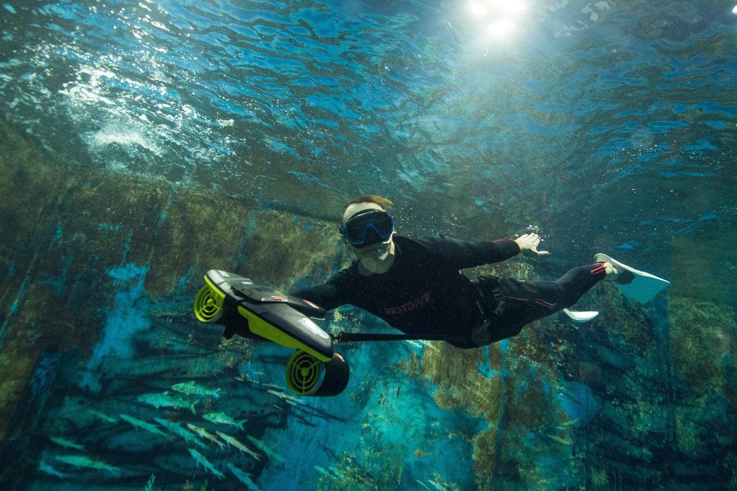 Sublue Navbow Underwater Scooter – Professional Diving Propulsion Device