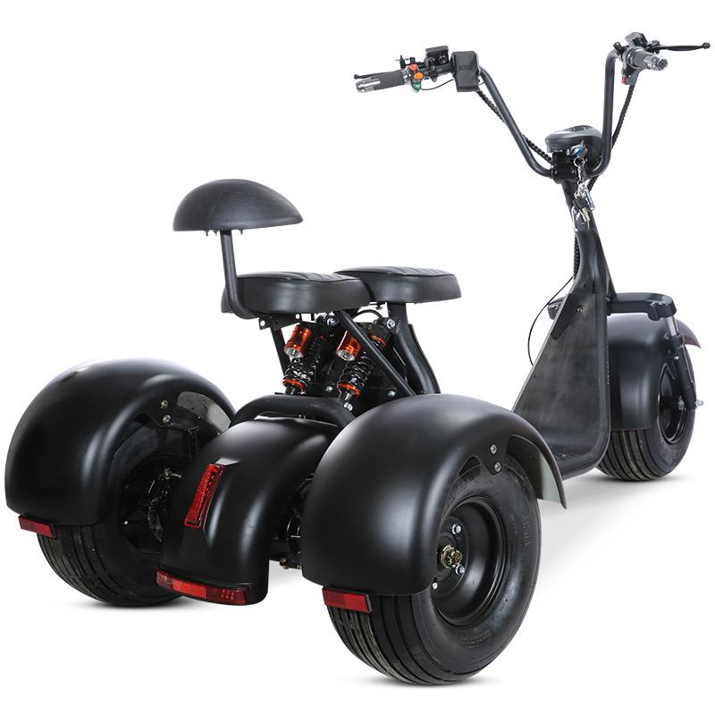 "Close-up of SoverSky T7.0 hydraulic suspension and tubeless tires"  

