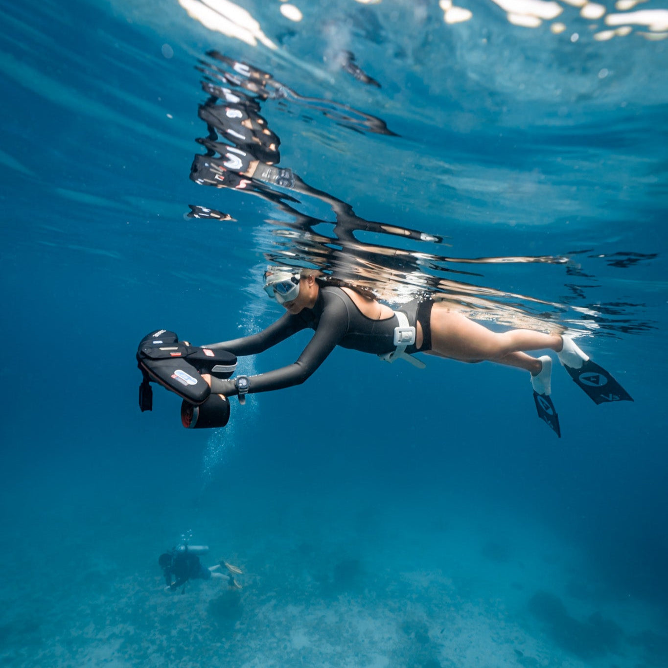Sublue Navbow Underwater Scooter – Professional Diving Propulsion Device
