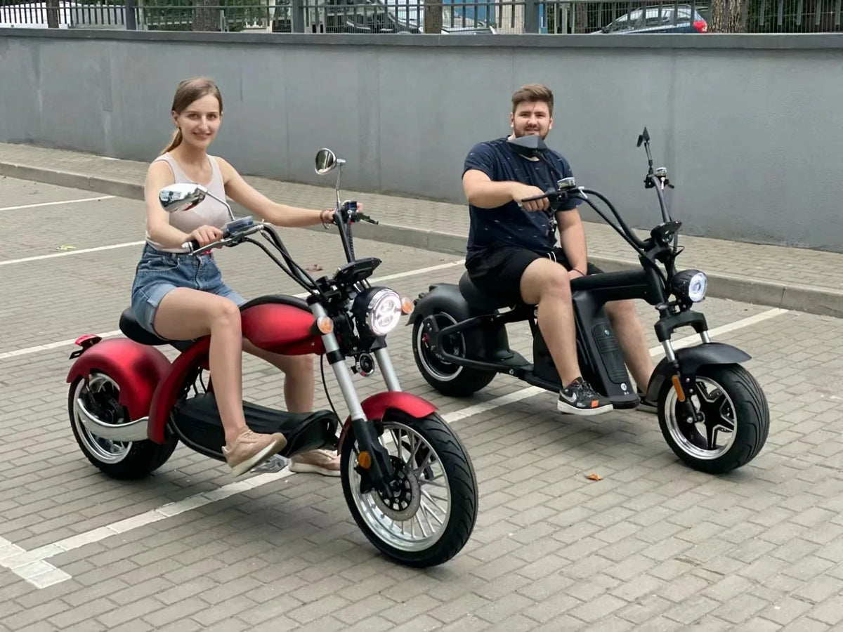 SoverSky M5 chopper scooter in black on city street

