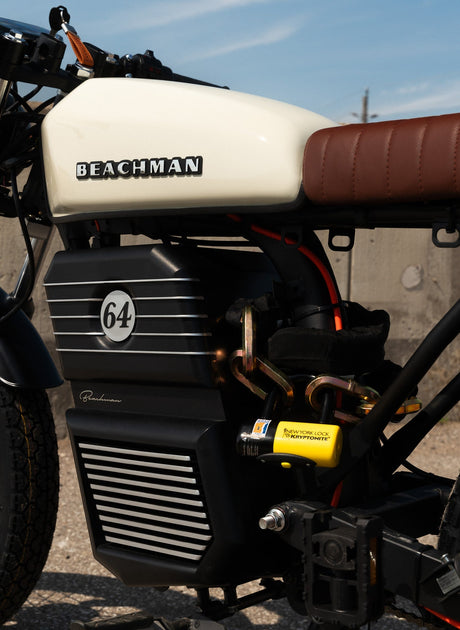 Beachman '64 removable 72V 2.88 kWh lithium-ion battery – charges in 3 to 4 hours from standard 120V outlet