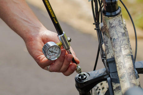 Buzzy’s Pollinator 300PSI Shock Pump