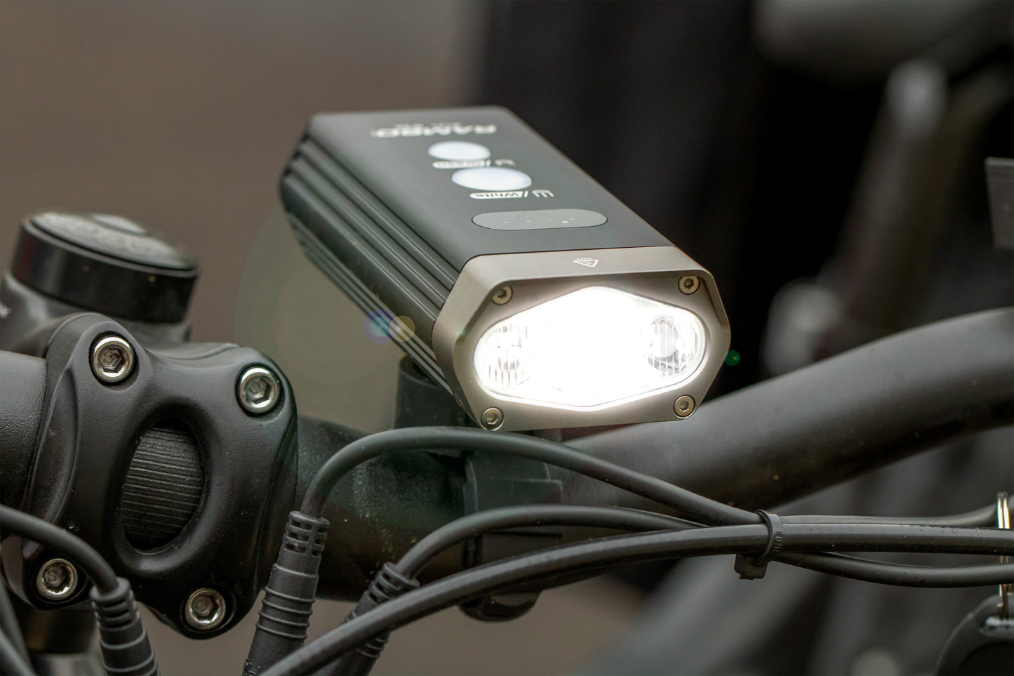 Rambo Bikes Pro Hunter Ultra Bright Light + Battery Bank