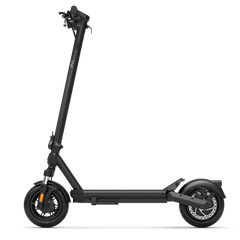 High-performance VMAX scooter with TFT display and lights