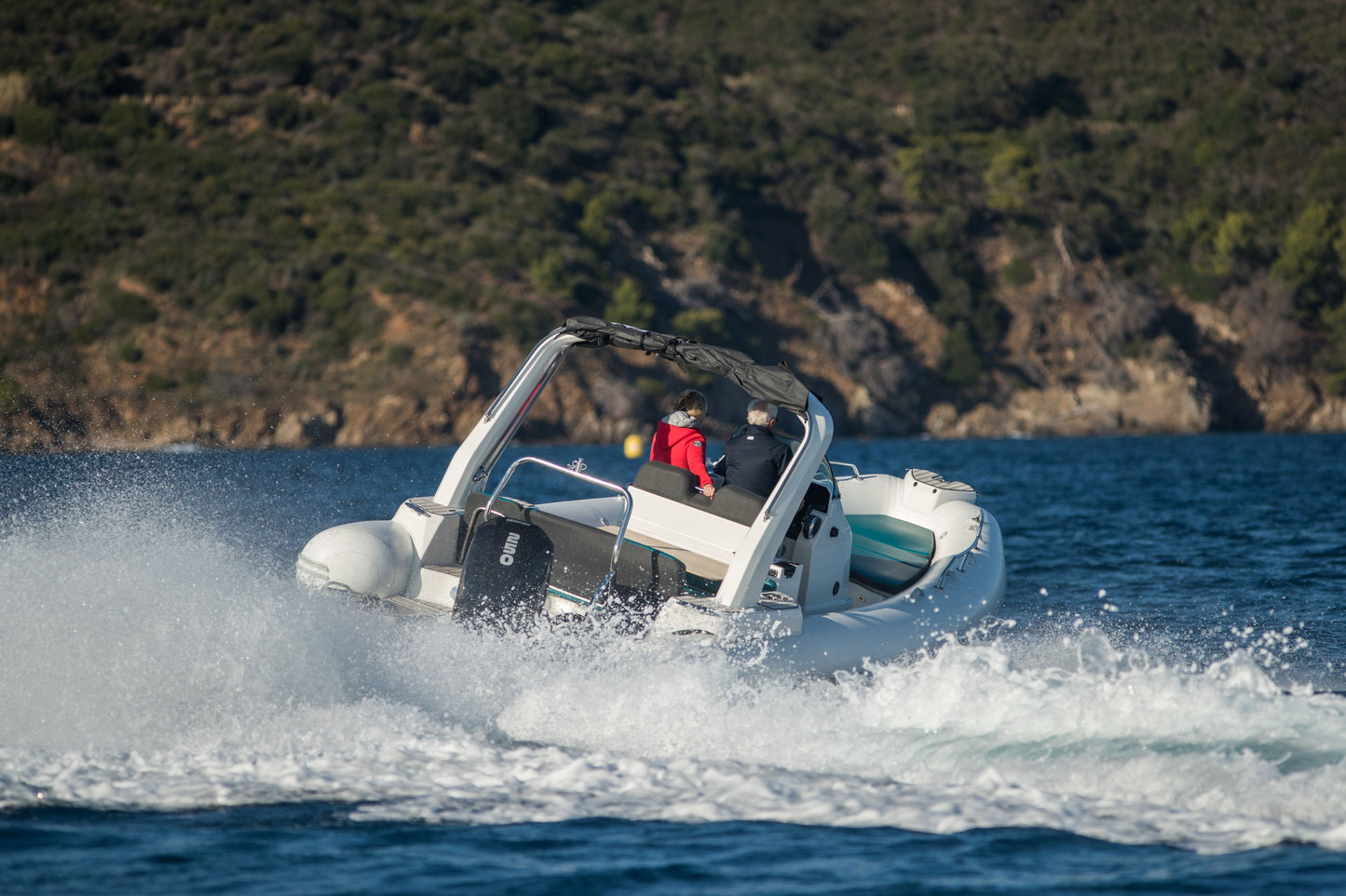Zodiac Medline 7.5 - Your Private Oasis on the Water