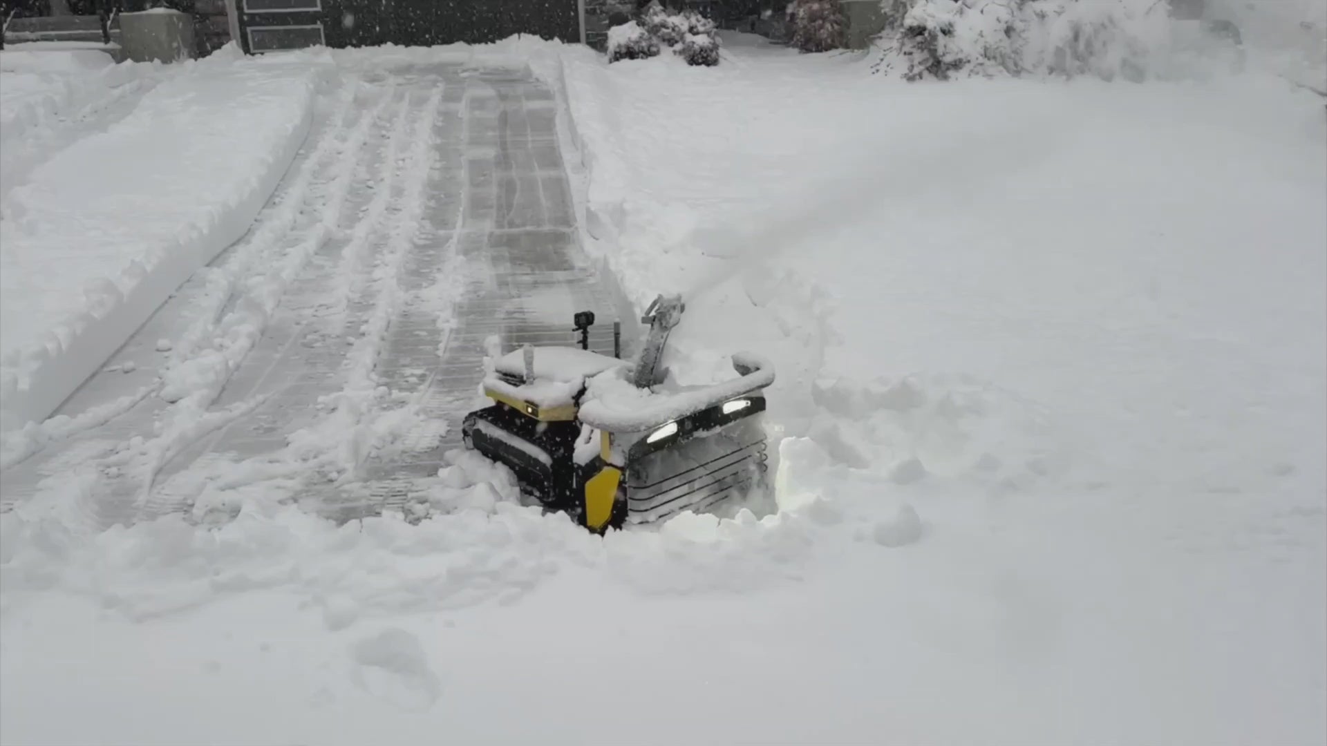 Yarbo Lawn Mower + Snow Blower + Leaf Blower | 4-in-1 Yard Robot