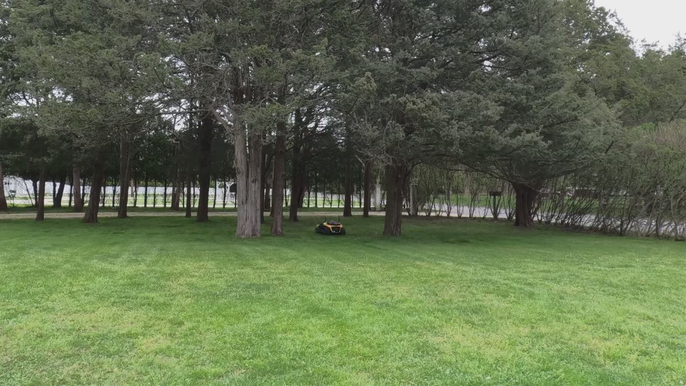 Yarbo Lawn Mower Pro + Snow Blower + Leaf Blower