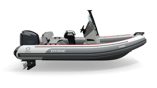 Deep V-hull of Zodiac Open 5.5 ensuring excellent seaworthines